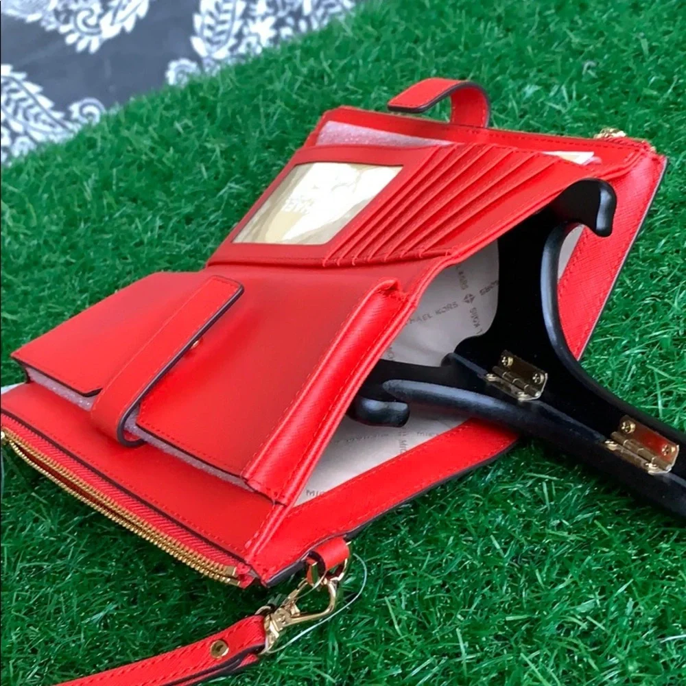 MICHAEL KORS Large Double Zip Leather Smartphone Wallet